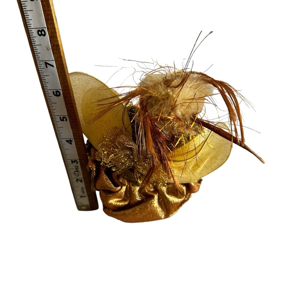 YULE TIDINGS WHIMSICAL VICTORIAN RENAISSANCE GOLD FAIRY CHRITSMAS FIGURE - Picture 5 of 5